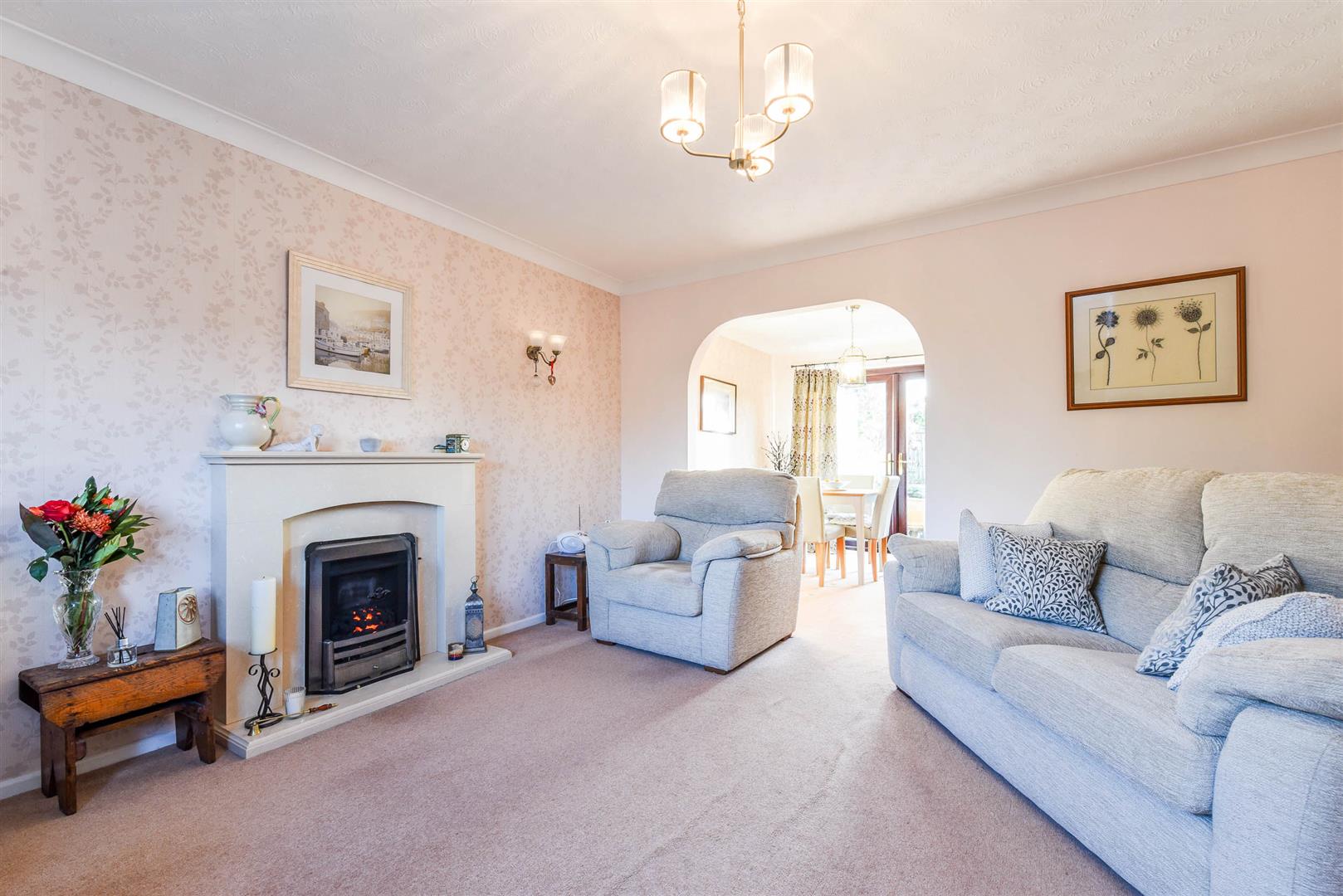 3 bed property in Grange Drive, Preston